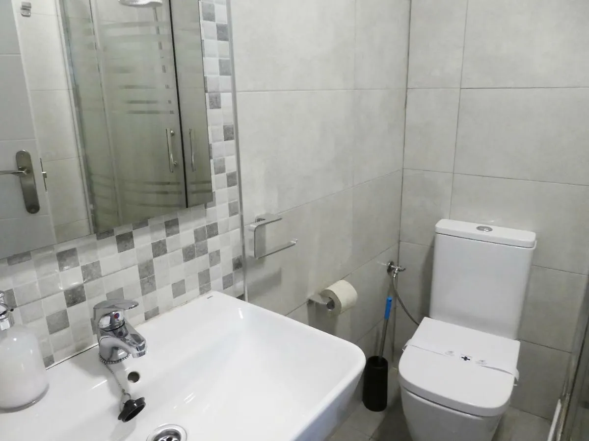 Apartamentos Mesones 3000 0*, Granada Spain